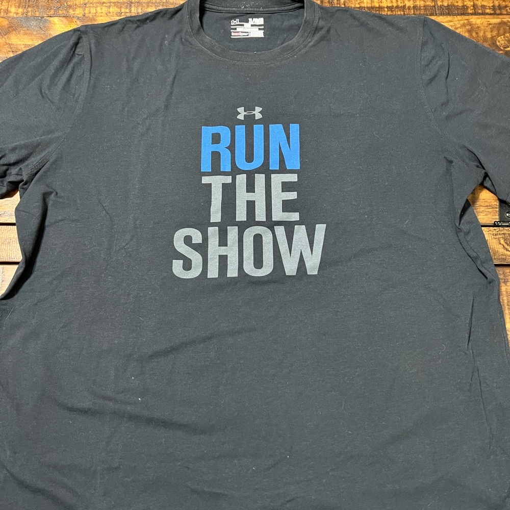 Mens size XL loose Under Armour tshirt